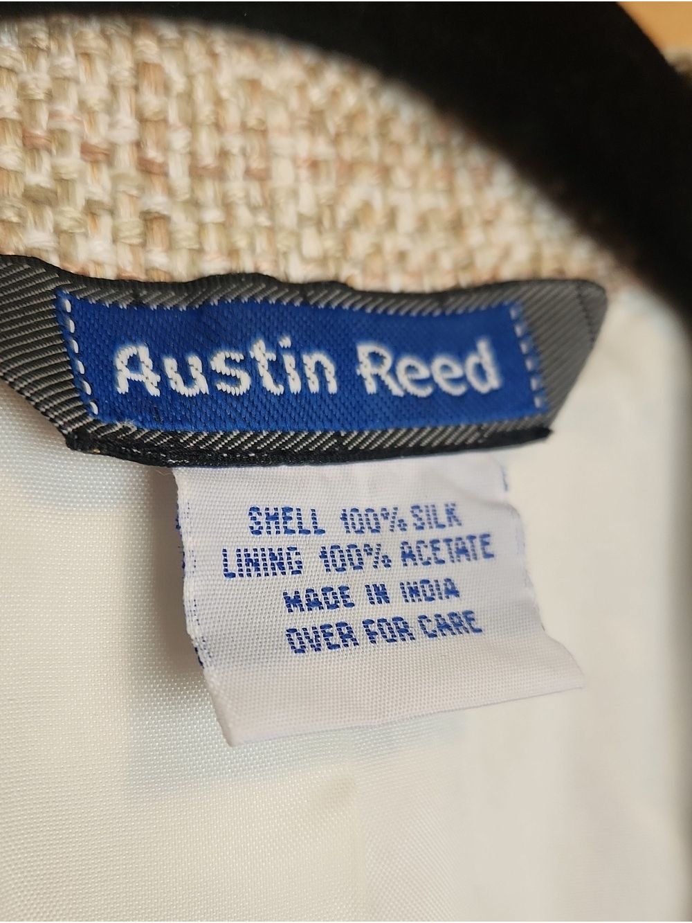 VINTAGE AUSTIN REED LUXURY 100% MATKA SILK TWEED BLAZER TAN QUIET LUXURY 12 - Picture 4 of 11